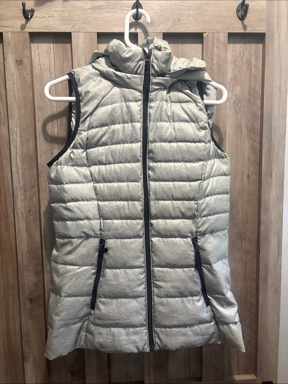 Lululemon Brave The Cold Vest EUC!!!!